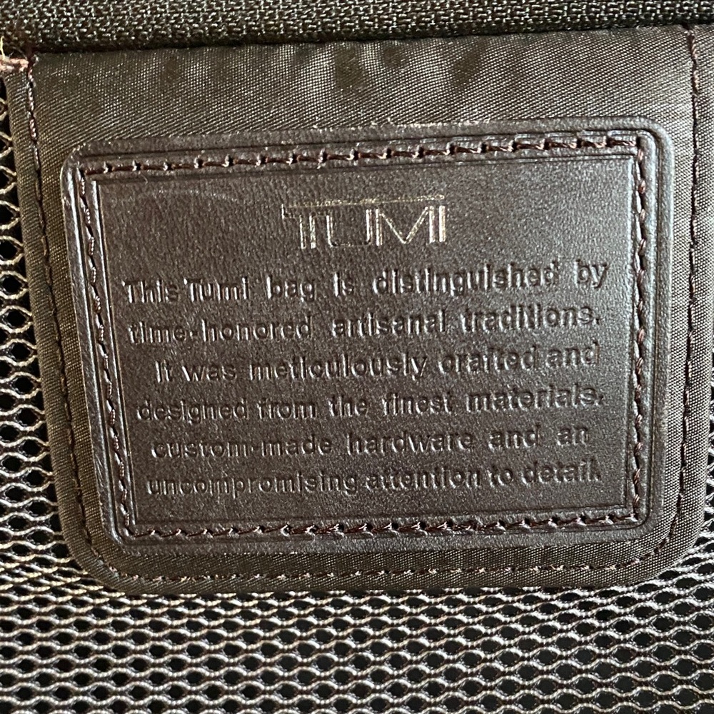 TUMI Short Trip Expandable Navy Spinner Luggage with Telescopic handle - Picture 12 of 15